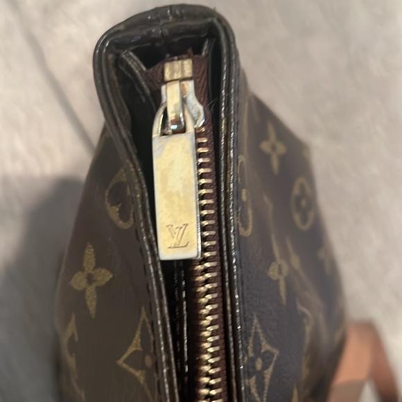 Authentic Louis Vuitton Piano Canvas Bag, Bought off Poshmark and reselling it! - Picture 2 of 9